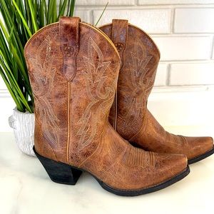 Ariat women’s cowboy boots